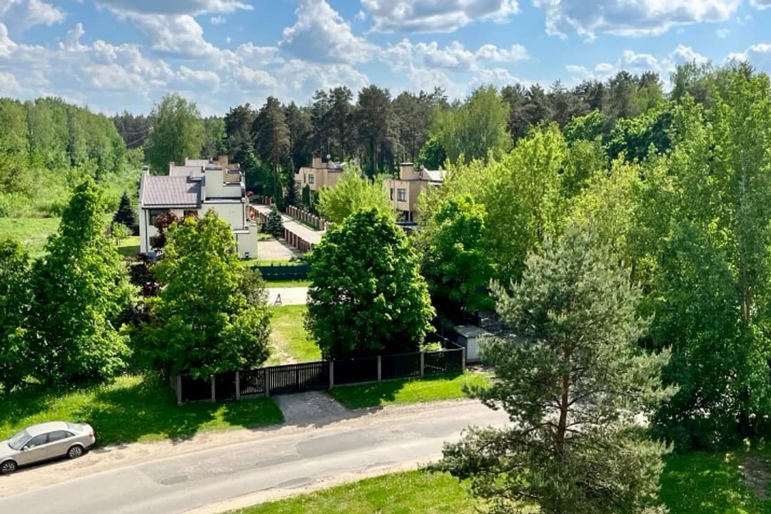 Zemes gabals ar projektu 2 dzīvokļu mājai, ar izbūvētu pamatu plātni (aktuāla būvatļauja),