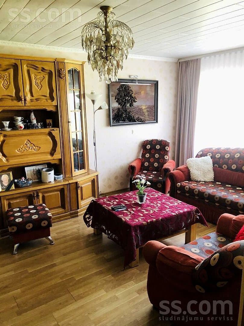4 istabu dzīvoklis — Atbrīvošanas Aleja 178