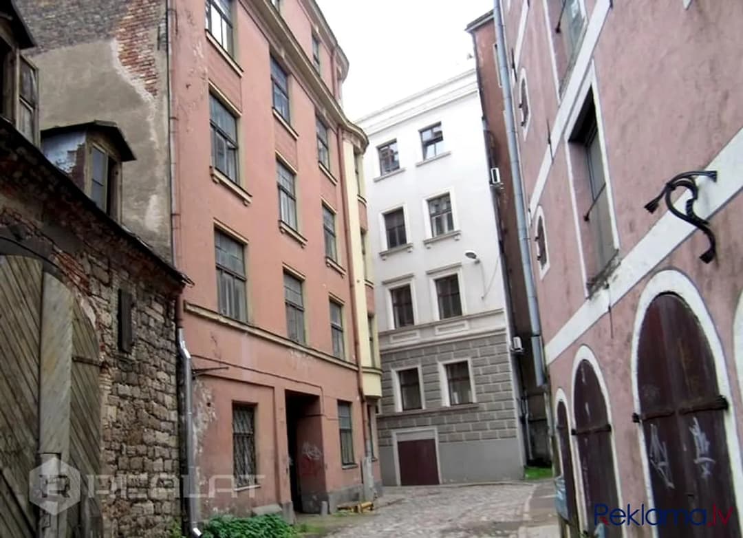 Iznomā ražošanas telpas + Griestu augstums 12 m. + Uzstādīti vairāki telferi ar celtspēju — vēl bildes