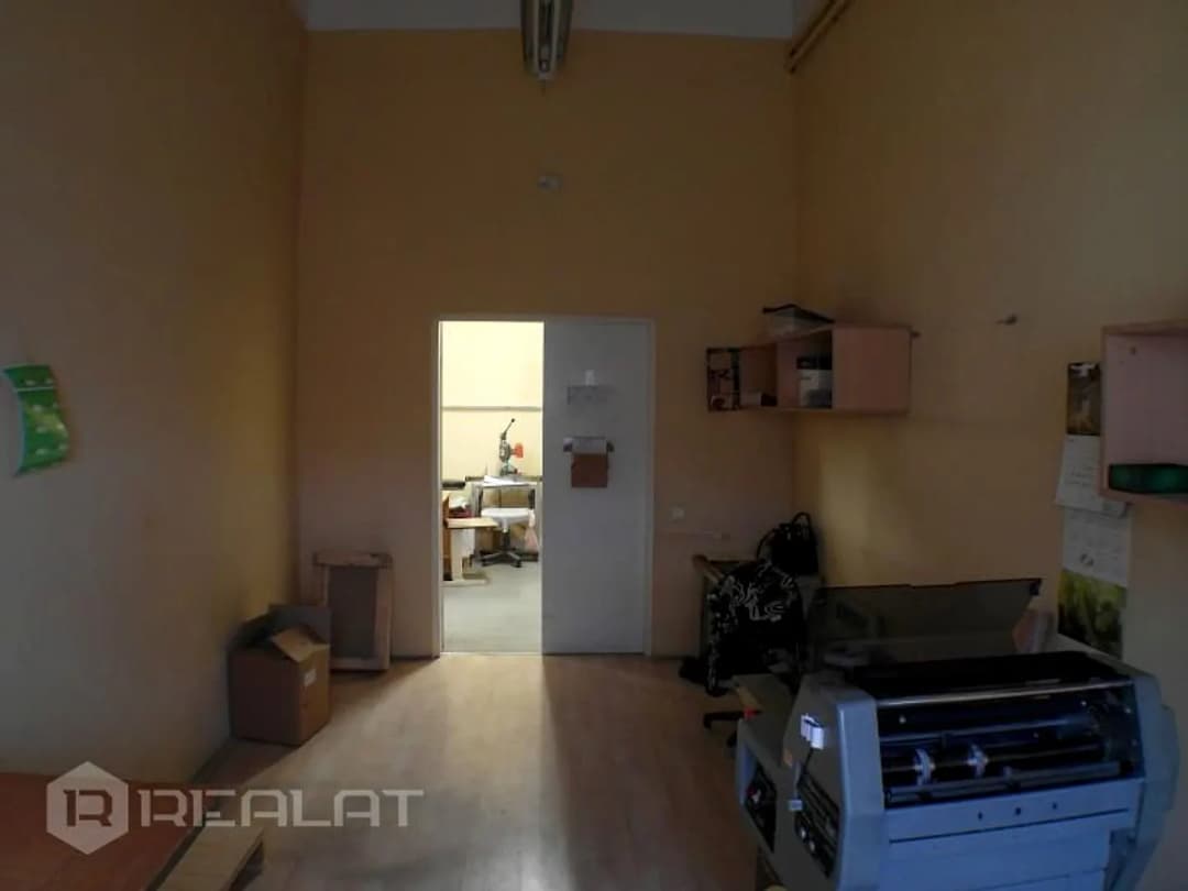 Iznomā biroja telpas Braslas biznesa centrā 220 m2. platībā. Telpas ir atvērta tipa (viena — bilde 4