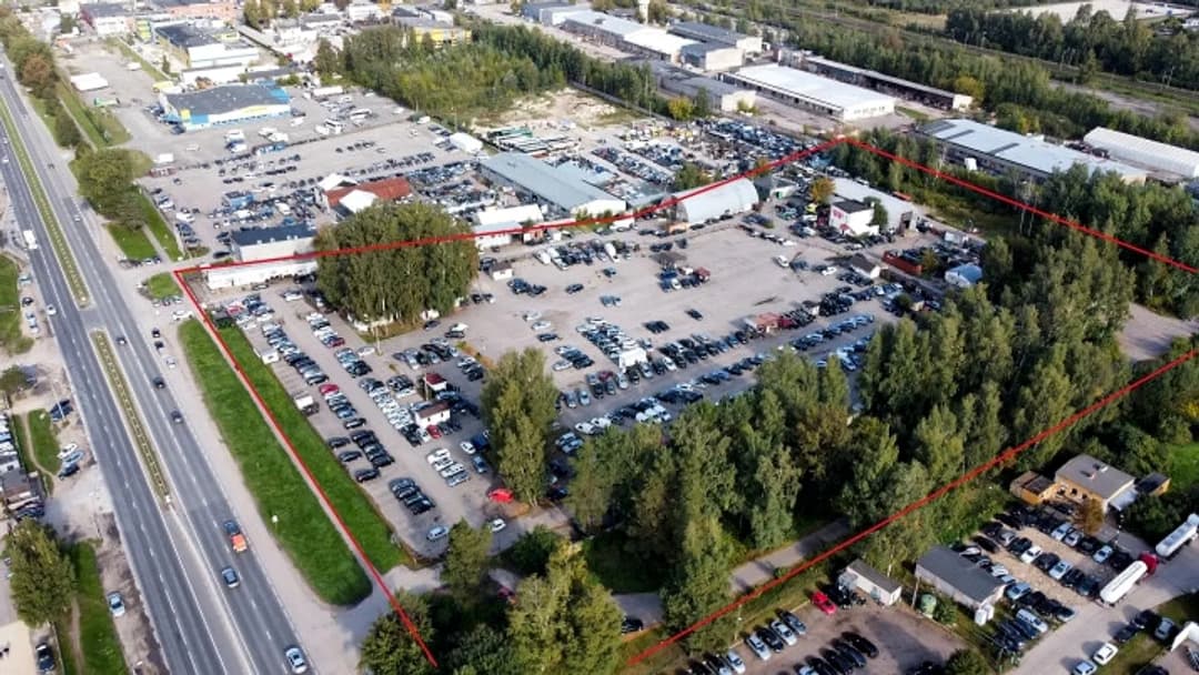 Zemes gabals (R zona) Latgales ielā. + Intensīva auto plūsma; + piebraukšana no Maskavas