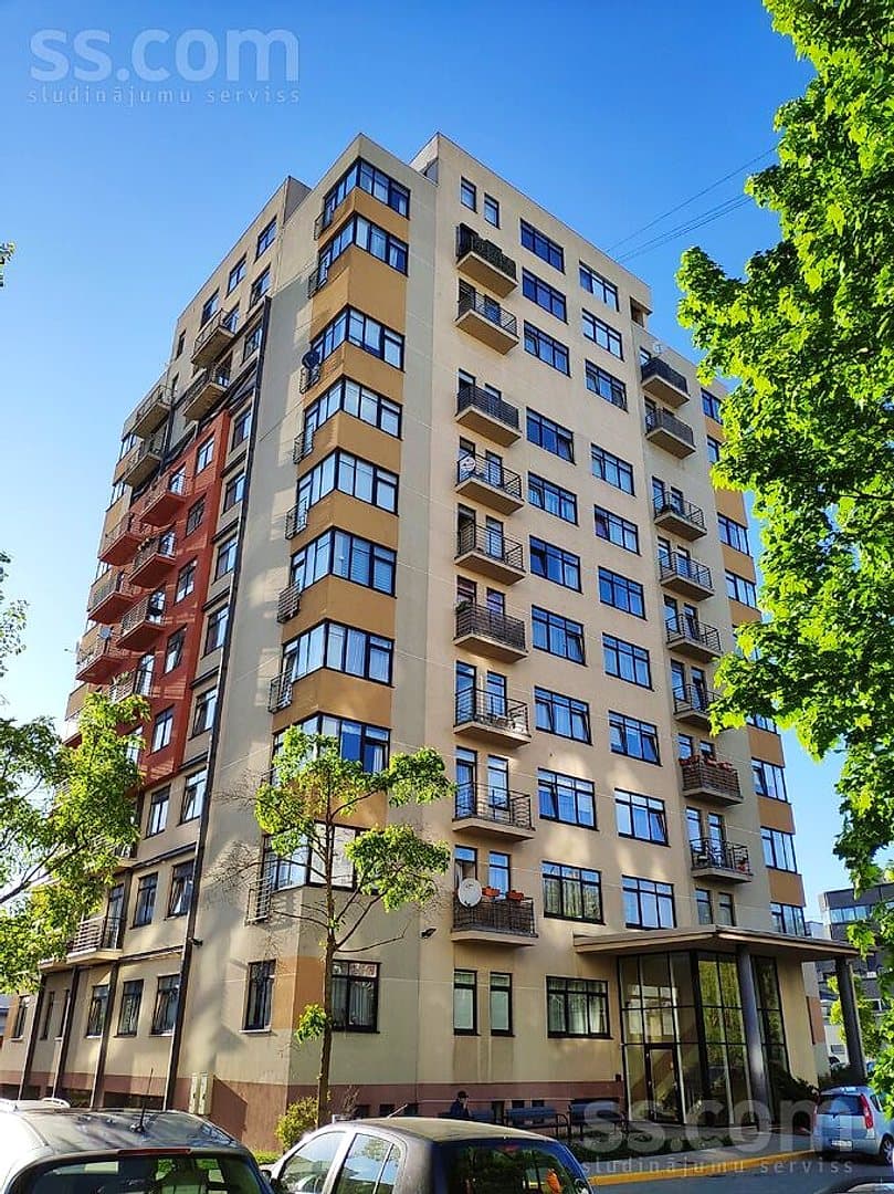 Divistabu dzīvoklis — Dzelzavas 74