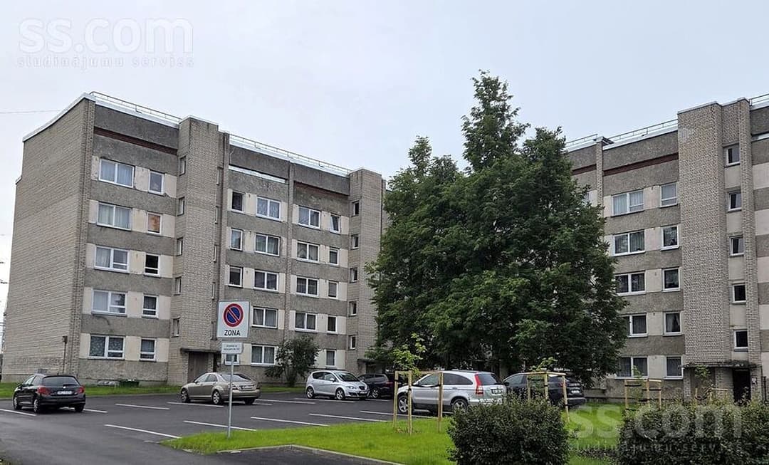 Trīsistabu dzīvoklis — Višķu iela 32