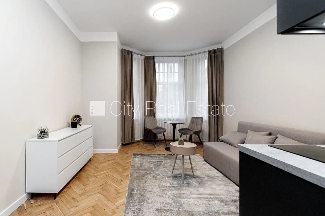 Krišjāņa Valdemāra iela, Centrs