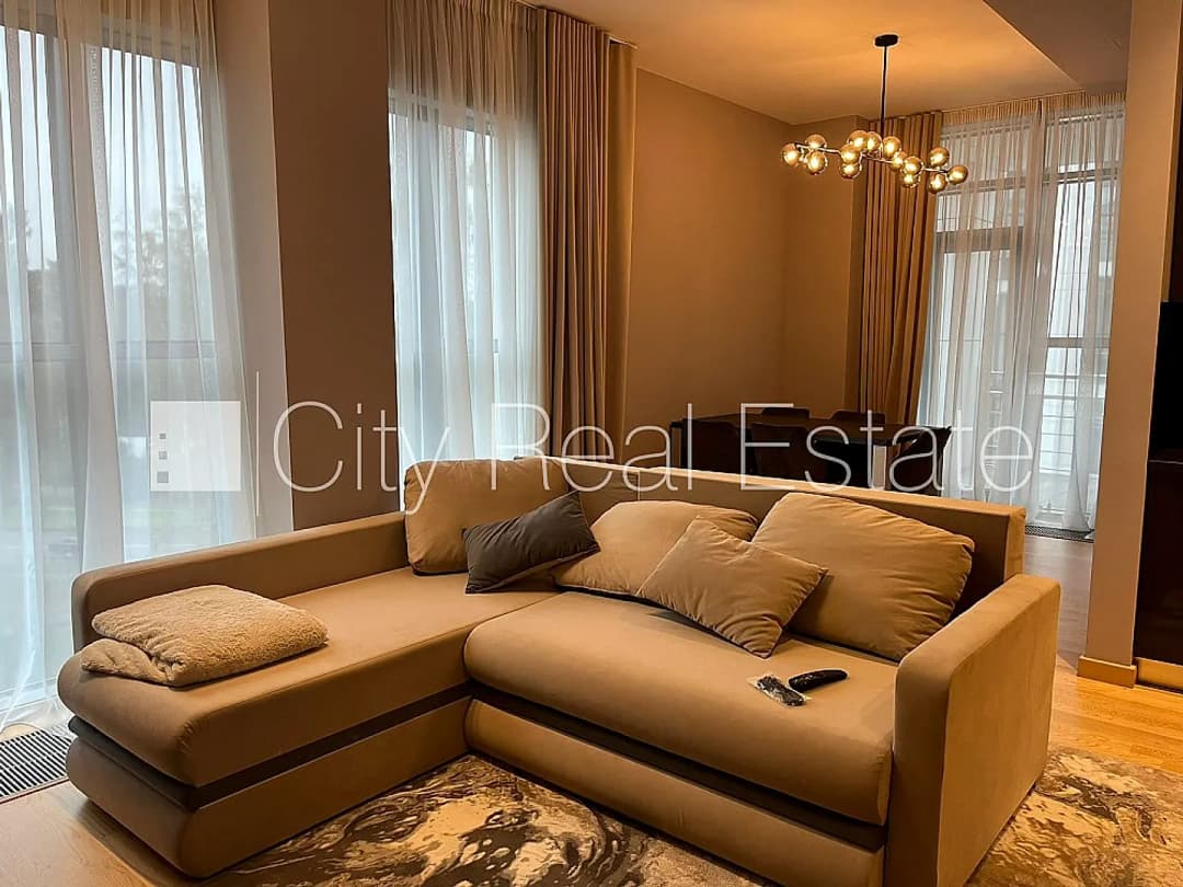 Jaunceltne, labiekārtota apzaļumota teritorija, luksuss apartamenti 89,6 m2, ir lifts, balkons, — vēl bildes