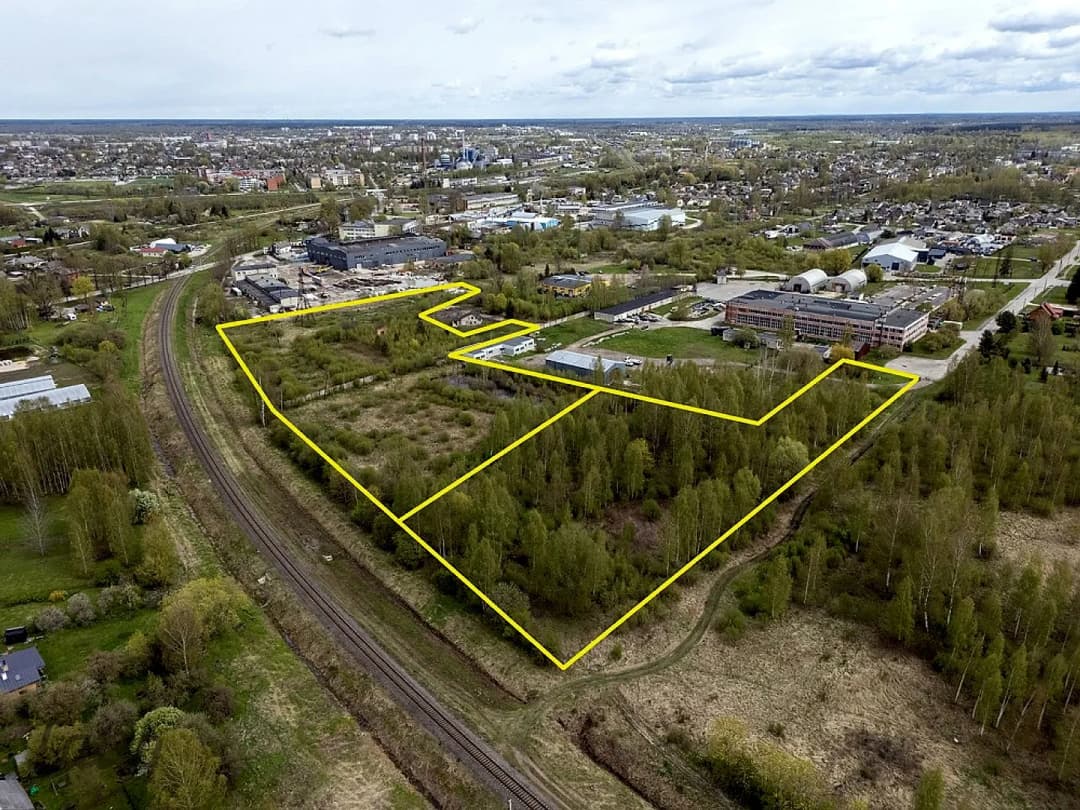 Piedāvājumā apbūves gabals Jelgavas rūpnieciskajā zonā, kas ir piemērota vieta ražošanas, — vēl bildes