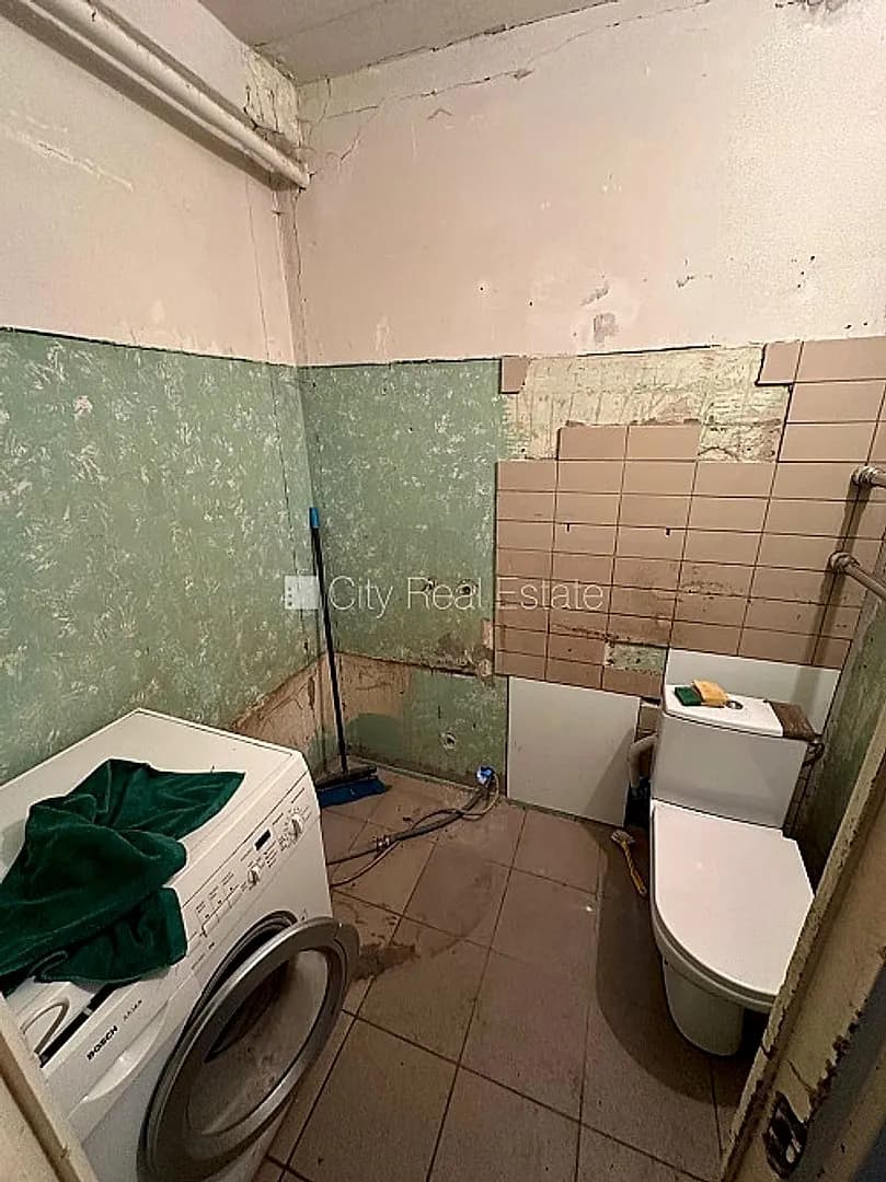 Zaļā teritorija, lodžija, centrālā apkure, iespēja pārplānot, vannas istabu skaits 1 gab., — vēl bildes