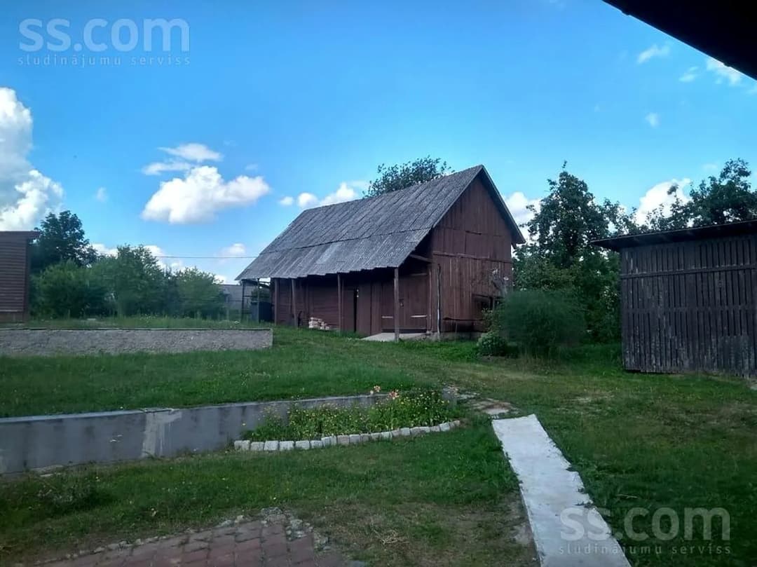Māja — Uzvaras iela 10 — vēl bildes
