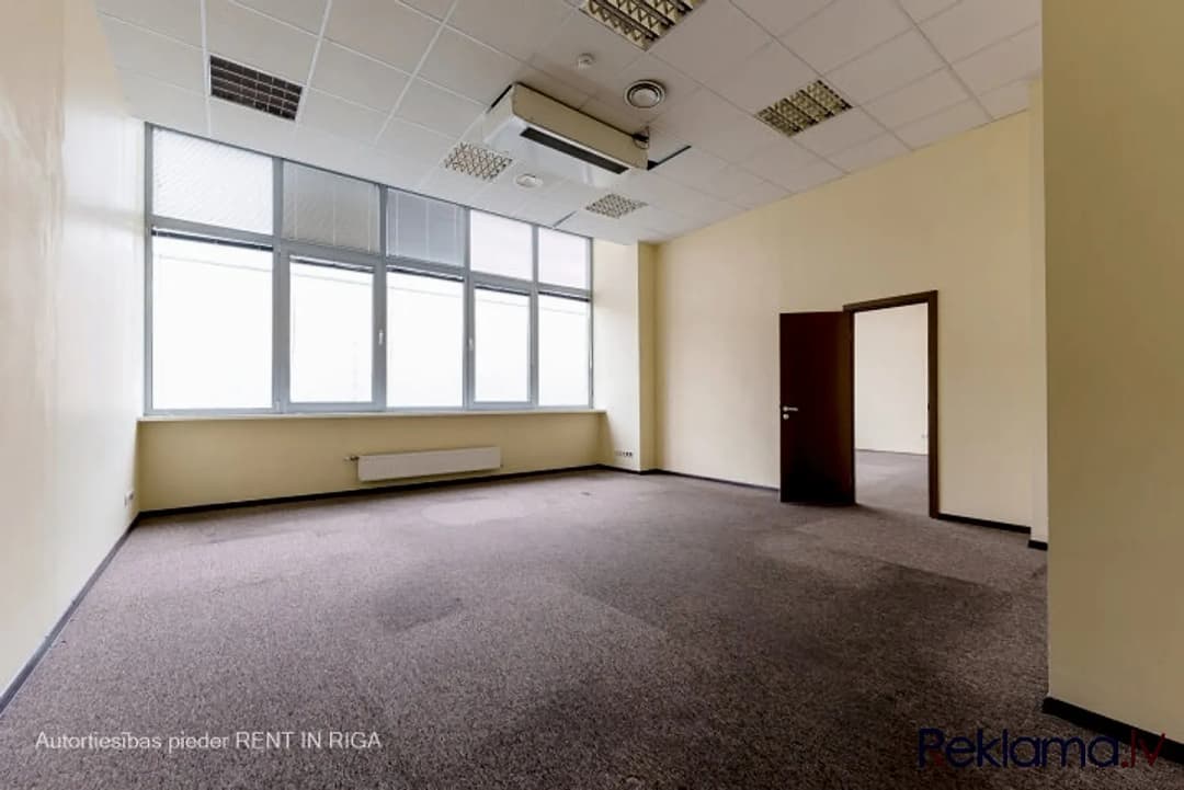 Bitoja telpas kravu ostas terminālā "Port Magnat" 2. stāvā, ir lifts. Birojs izvietots kravu — vēl bildes