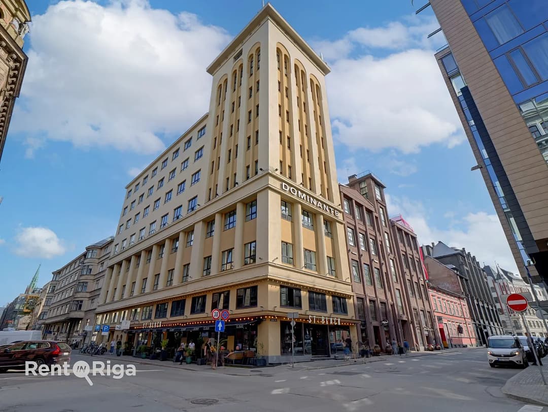 Dzirnavu 57, Centrs