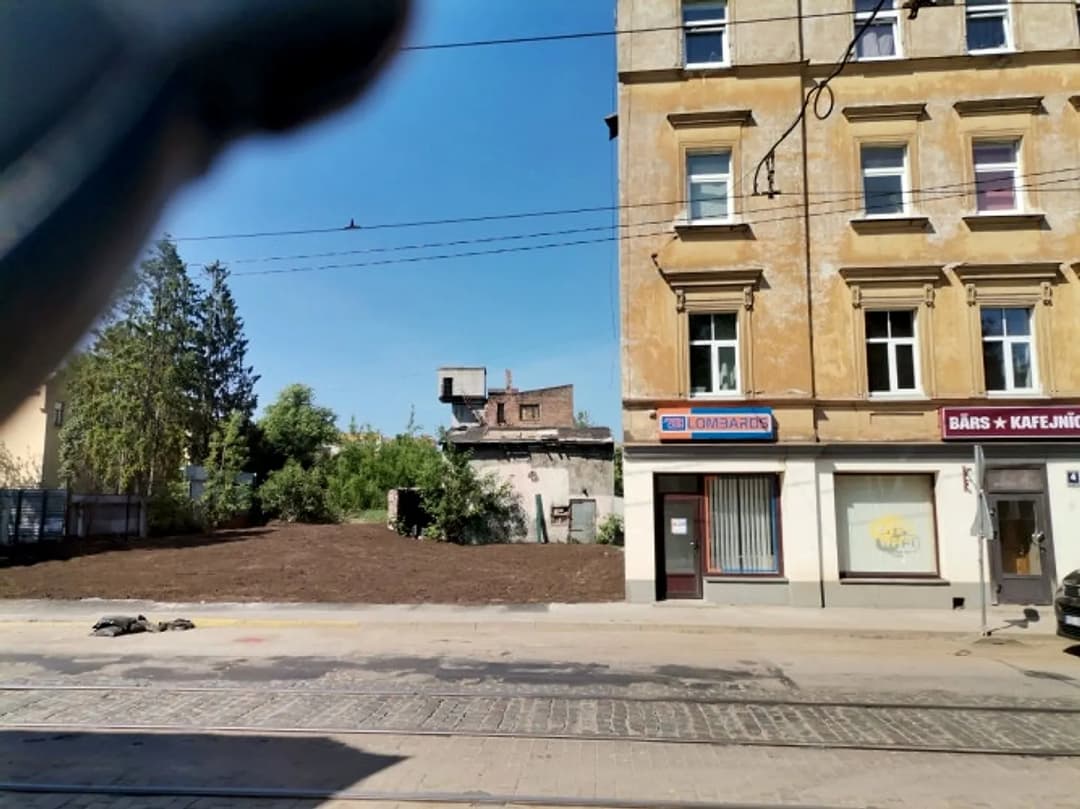 Zemes piedāvājums Rīgas centrā. Piedāvājumā ietilpst: Trīs stāvu noliktava ar kopējo — bilde 3