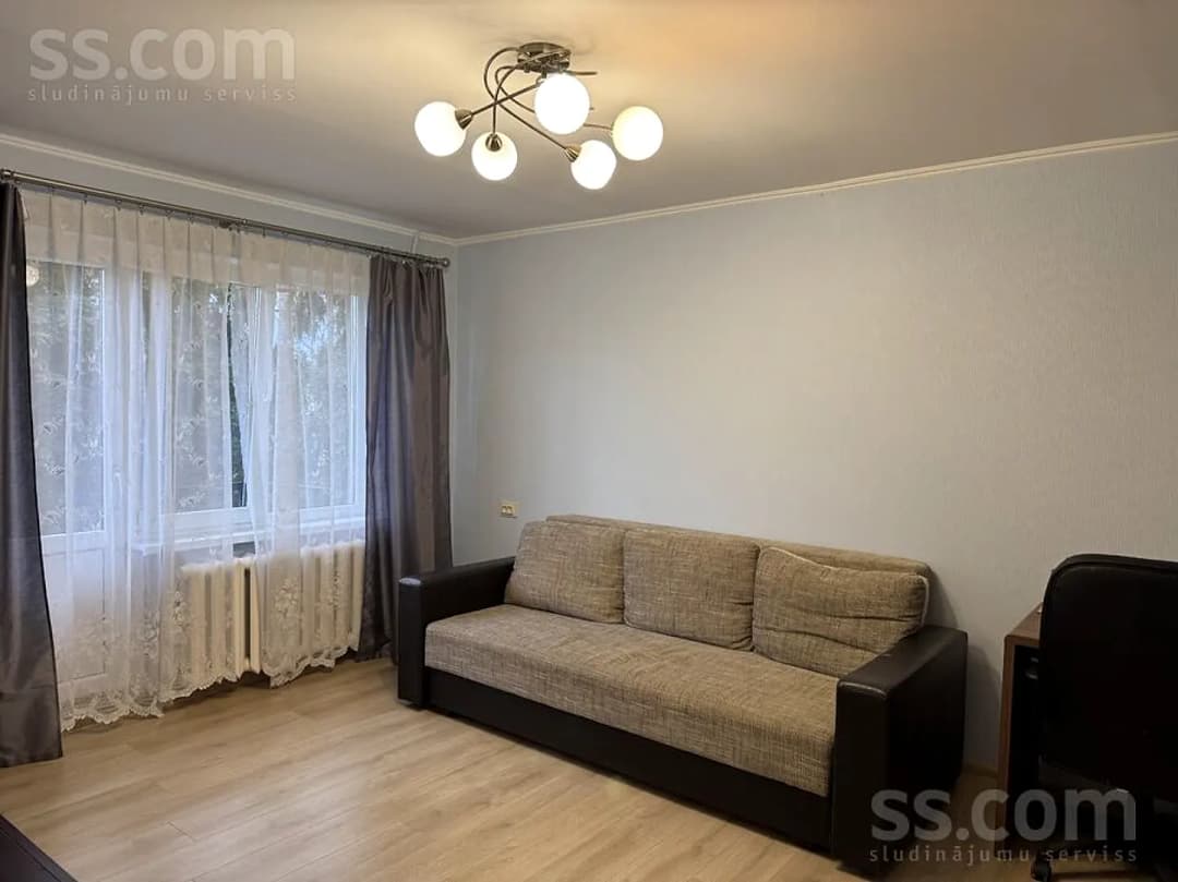 Vienistabas dzīvoklis — Lokomotīves 70