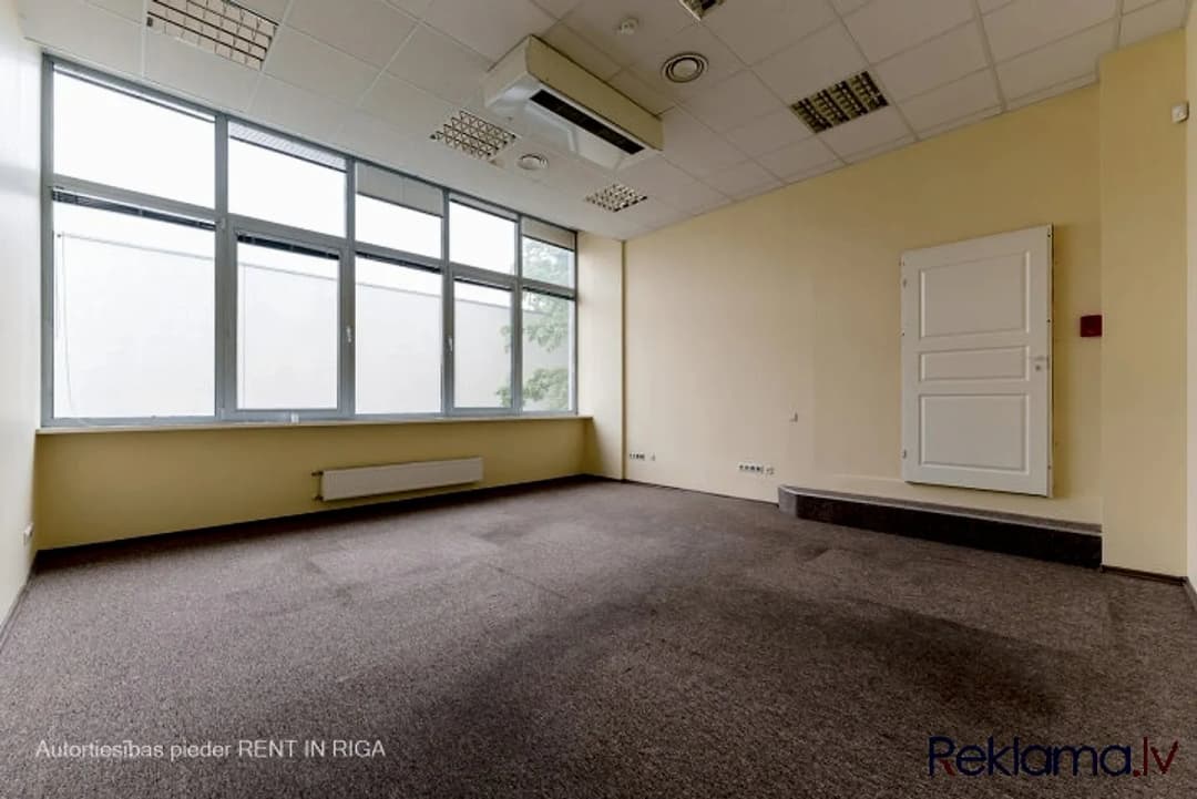 Biroja telpas kravu ostas terminālā "Port Magnat" 2. stāvā, ir lifts. Birojs izvietots kravu — bilde 3