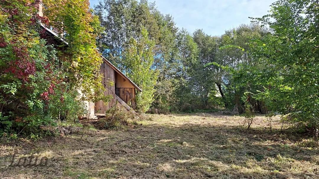 Piedāvājam iegādāties plašu zemesgabalu 2082 m platībā. Uz zemes atrodas veca koka ēka, — bilde 4