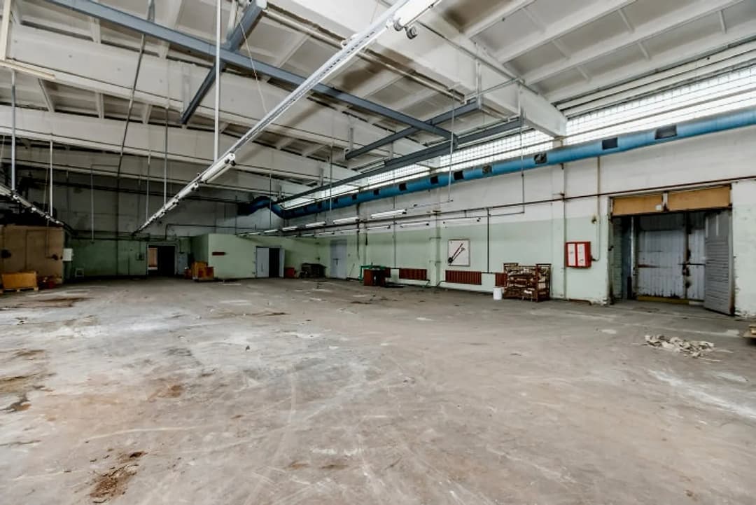 Industriālais parks Ziepniekalnā iznomā telpas bez apkures. Telpām ir nepieciešams remonts. — bilde 2