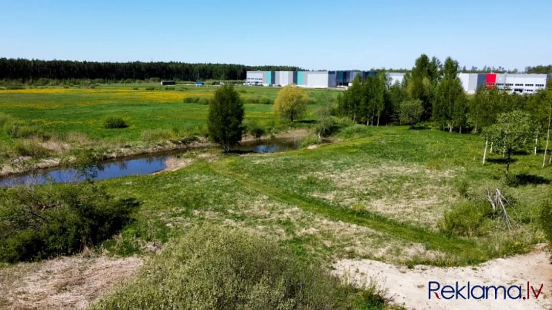 Tiek piedāvāts komerciālās apbūves zemesgabals Lielvāržos! Zemesgabals ar kopējo platību — vēl bildes