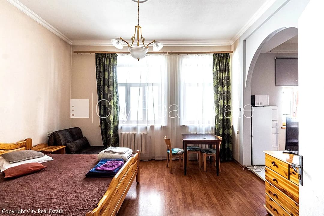 Pagalma māja, apsargāts pagalms, ieeja no pagalma, ir lifts, viena istaba izolēta, virtuve, — bilde 2