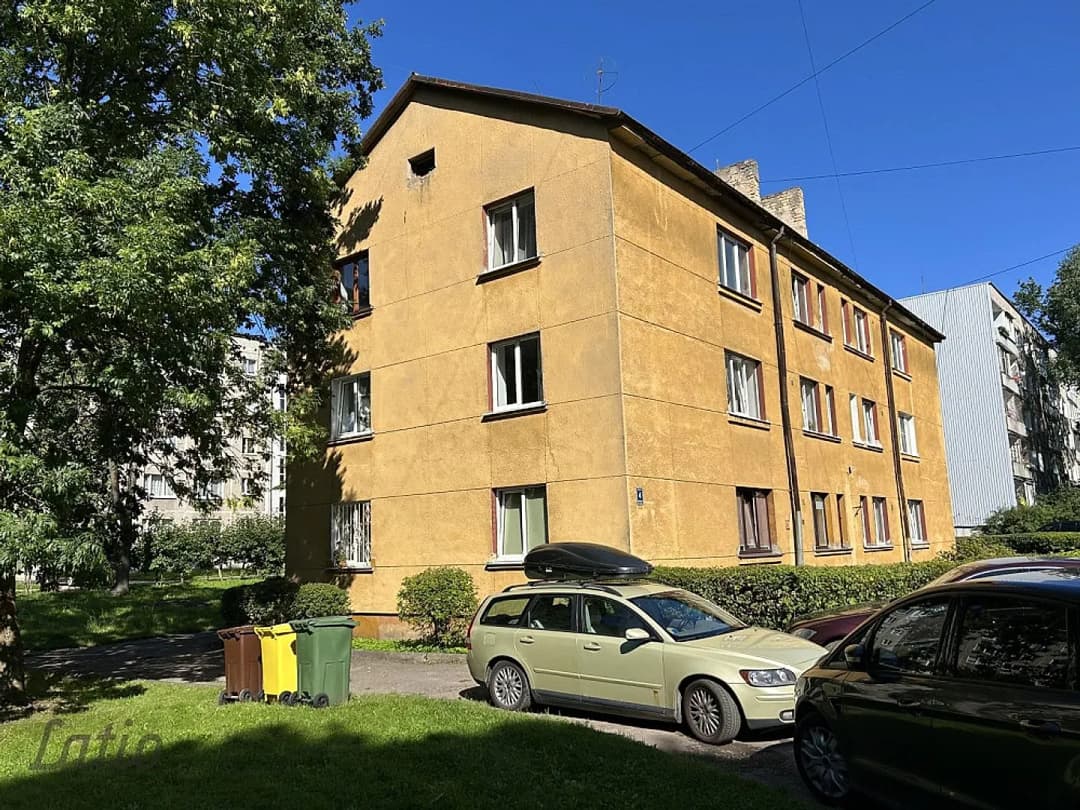 Pārdod zemi ar uz tā esošu daudzdzīvokļu namu.
Īpašums sastāv no 2 zemes gabaliem 447 un — bilde 2