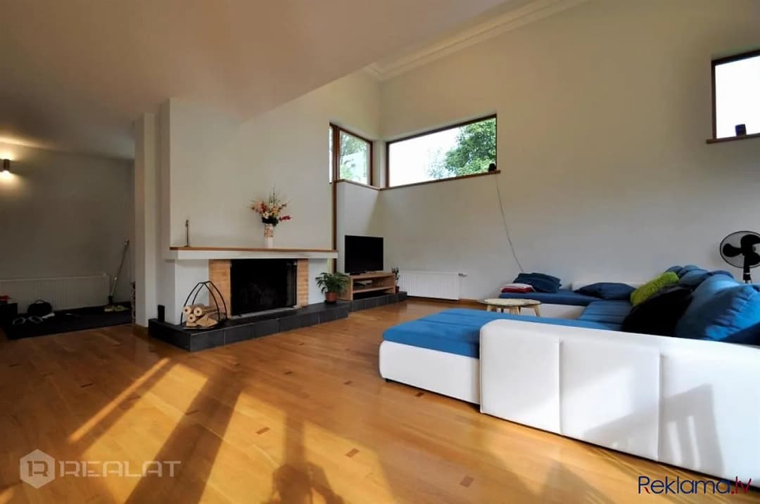 Jaunajā projektā LUMIERE RESIDENCE tiek piedāvātas plašas telpas jūsu biznesam. Renovēta — vēl bildes