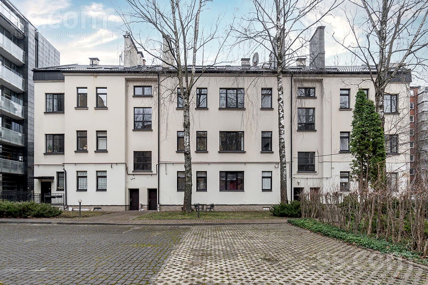5 istabu dzīvoklis — Pulkv. Brieža 19