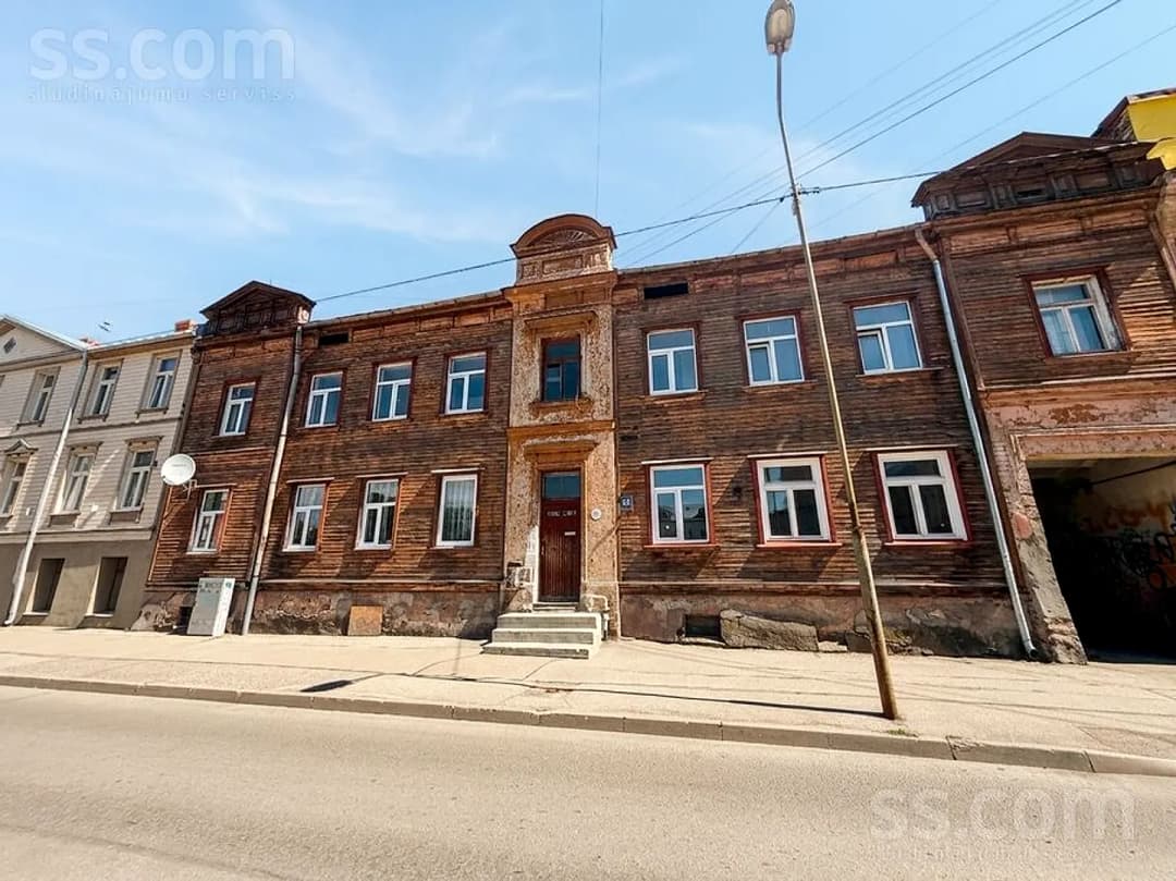 Divistabu dzīvoklis — Artilērijas 43