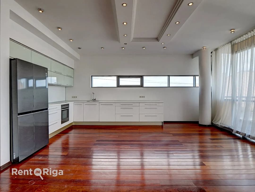 Pulkveža Brieža 21, Centrs — vēl bildes