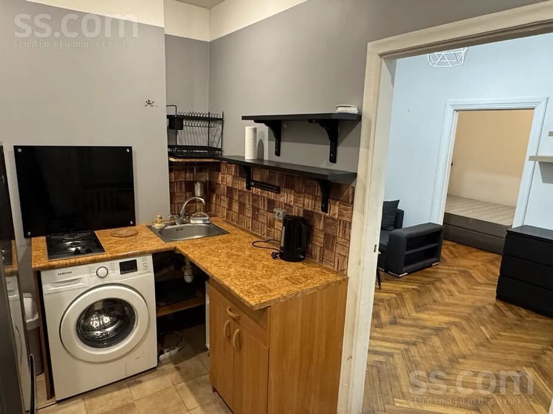 Divistabu dzīvoklis — Stabu 75