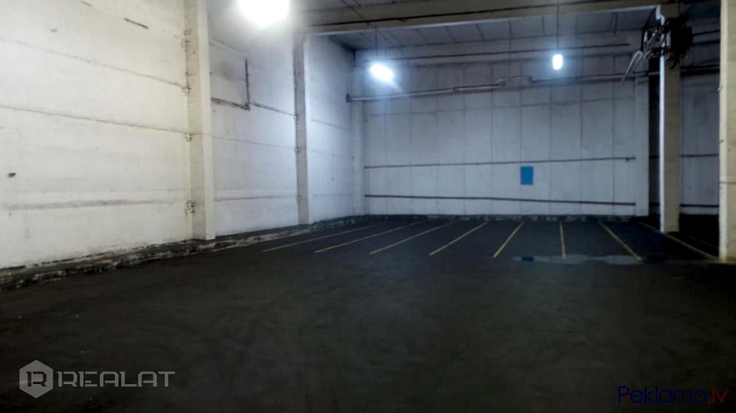 Pilsētas centrs, miers un saulains skats no rīta kafijas tasītei viss vienā dzīvoklī. — bilde 4