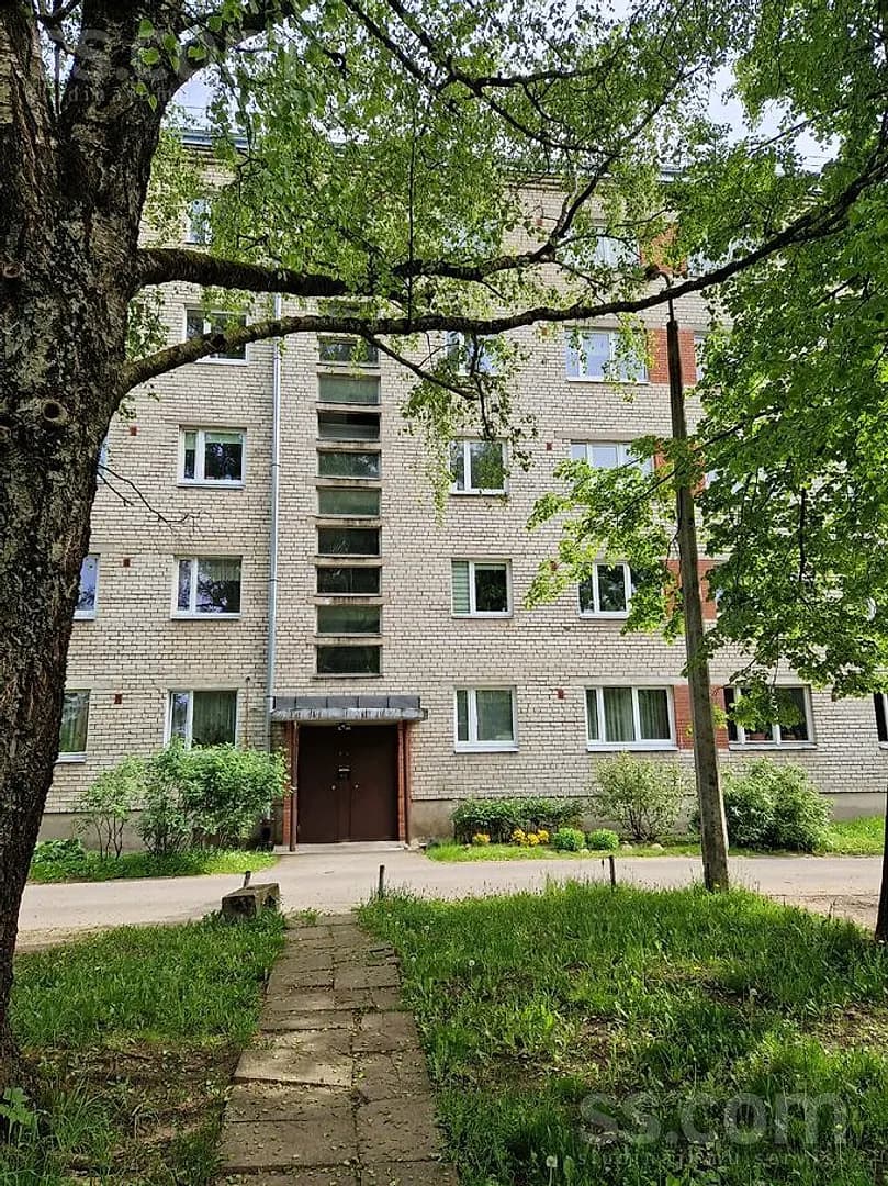 Trīsistabu dzīvoklis — Ropažu 76