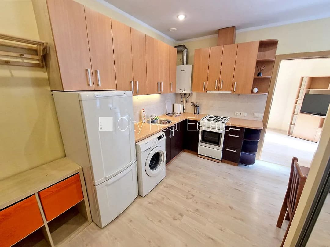 Pagalma ēka, renovēta māja, labiekārtots apzaļumots pagalms, slēgta teritorija, iespēja