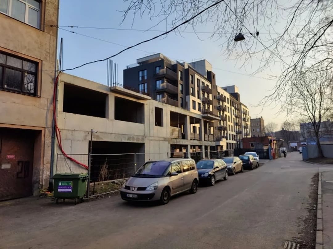 Zeme ar daudzdzīvokļu mājas būvprojektu un iesāktu būvniecību. Projektā ir 33 dzīvokļi — bilde 4
