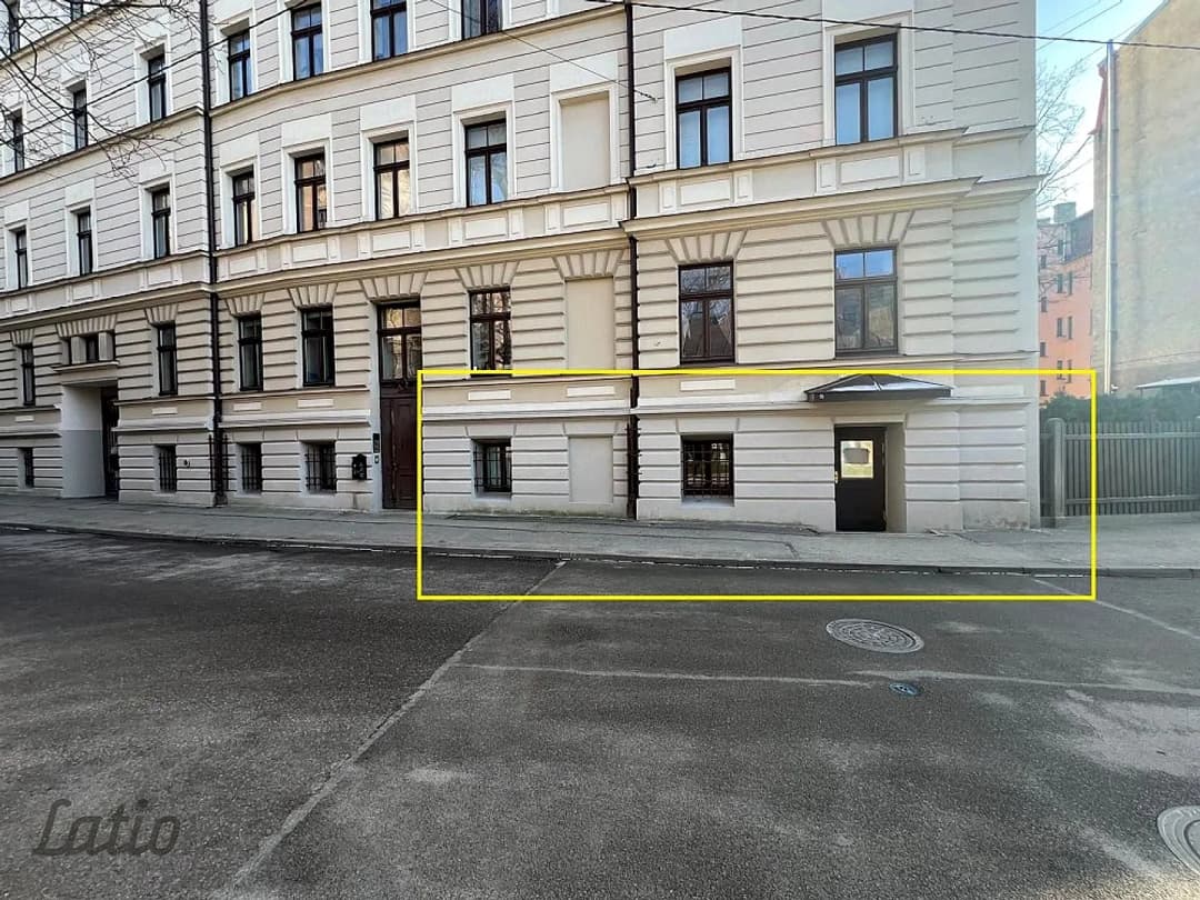 Pārdod plašas, daudzfunkcionālas telpas ar lielisku lokāciju Rīgas сentrā.
Telpu — bilde 2