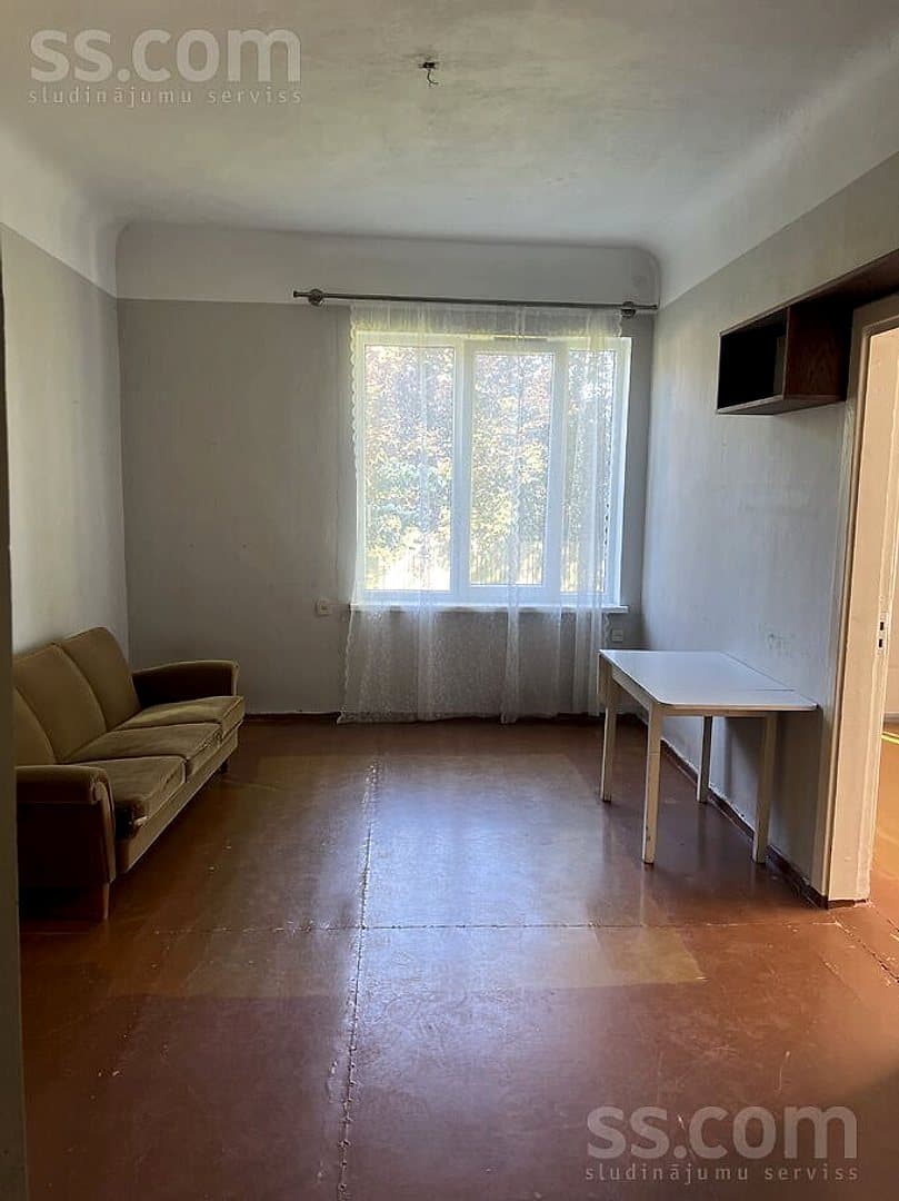 Divistabu dzīvoklis — Draudzības iela 16