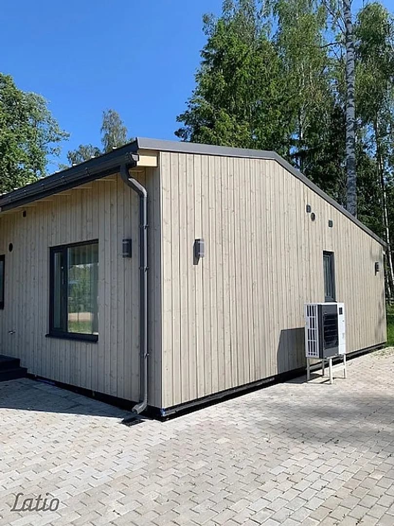 Pārdod tikko pabeigtu vienstāva māju ar plašu zemes gabalu Zvejniekciemā 350m attālumā no — bilde 4