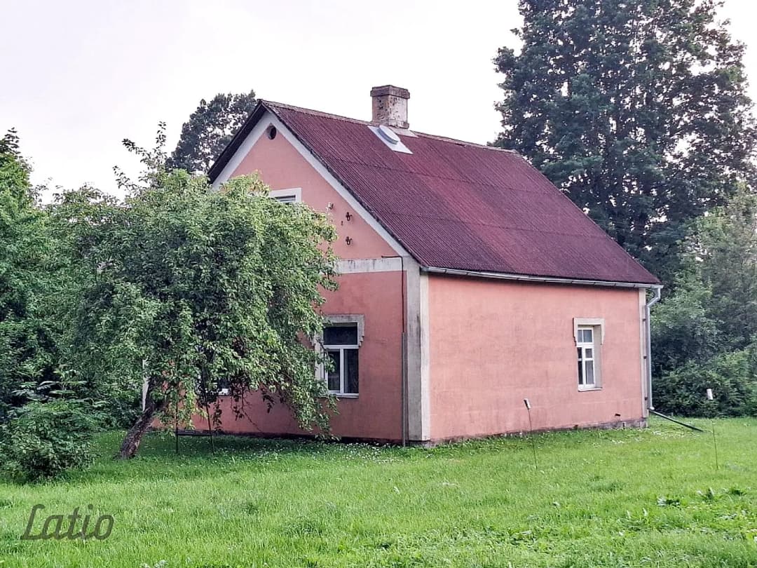 Dzīvo lauku mierā pilsētas tuvumā!
Pārdošanā dzīvojamā māja tikai soļa attālumā no — bilde 3