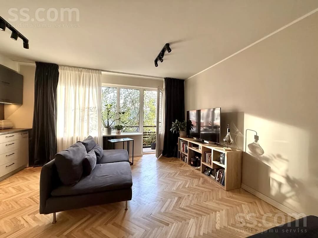 Trīsistabu dzīvoklis — Brīvības gatve 281 — bilde 2