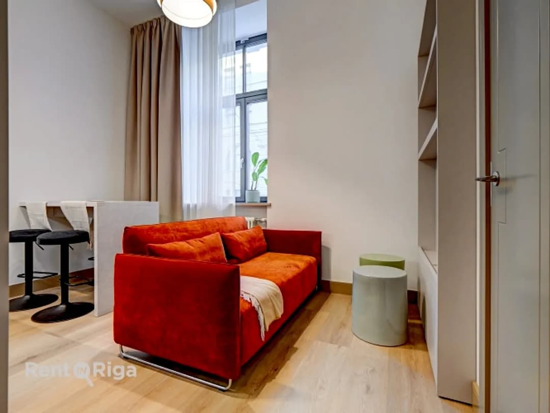 Stilīgs un moderns dzīvoklis Rīgas centrā. Piedāvājumā ir elegants, dzīvoklis ar unikālu