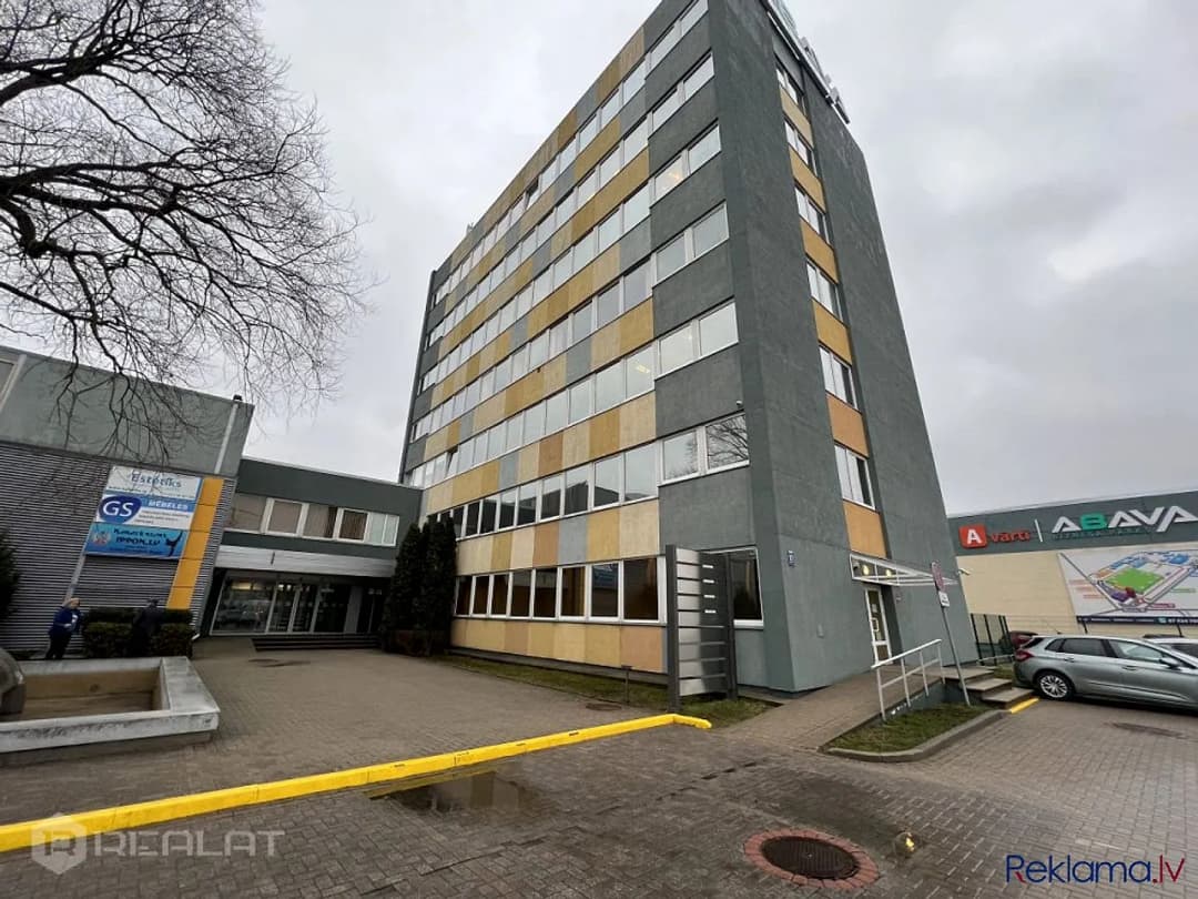 Eleganta, pilnībā labiekārtota privātmāja ar vērienīgu plašumu, iekoptu un apzaļumotu