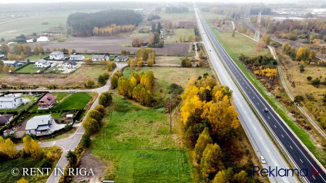Pārdod stratēģiski izdevīgu zemes gabalu komercapbūvei Lubaušos. Platība: 15423 m + — vēl bildes