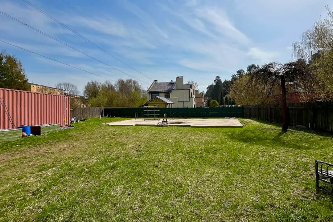 Zemes gabals ar projektu 2 dzīvokļu mājai, ar izbūvētu pamatu plātni (aktuāla būvatļauja), — bilde 2