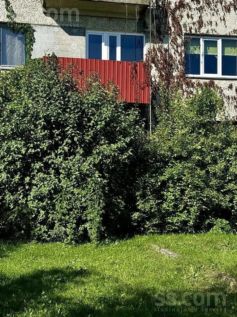 4 istabu dzīvoklis — Parka iela 33-15