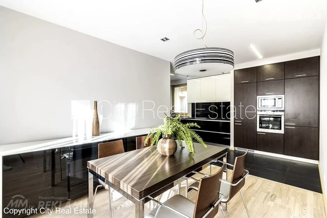 Dzīvoklis Rīgā, Centrā, 225 м², 6 ist., 3 stāvs — vēl bildes