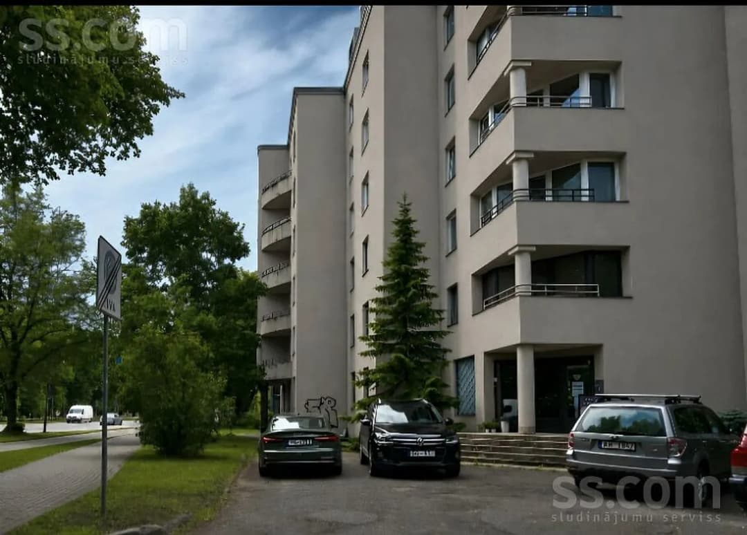 6 istabu dzīvoklis — Brīvības gatve 362