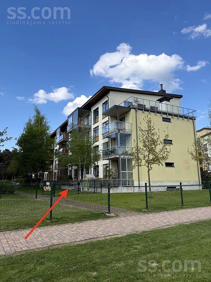 Trīsistabu dzīvoklis — Vecā Biķernieku 39