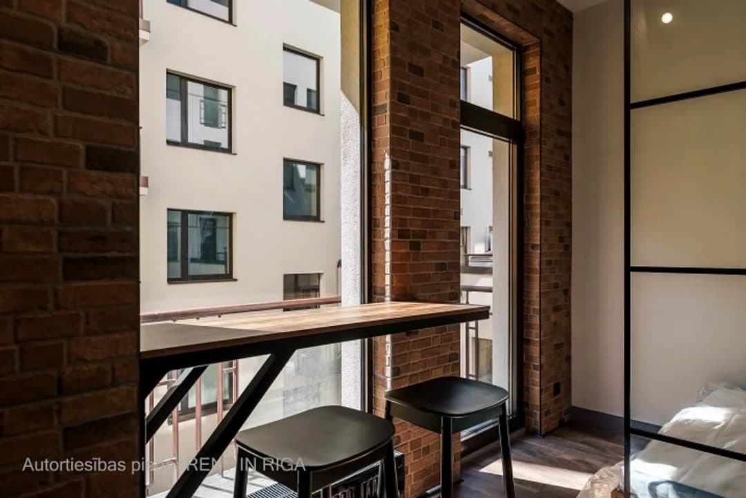 Iegādei pieejams mūsdienīgs un līdz detaļām pārdomāts studio tipa dzīvoklis Ernesta — bilde 2