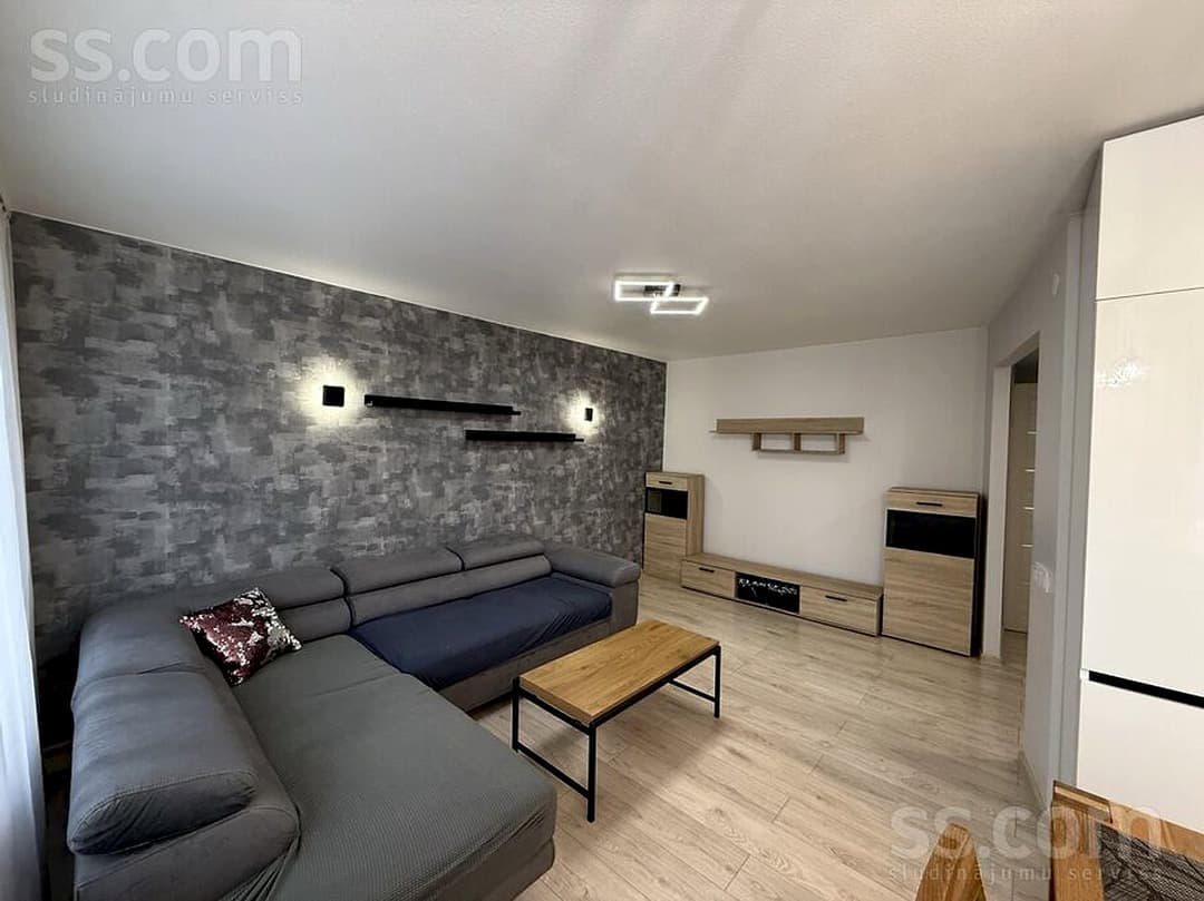 Trīsistabu dzīvoklis — Upes iela 39 — vēl bildes