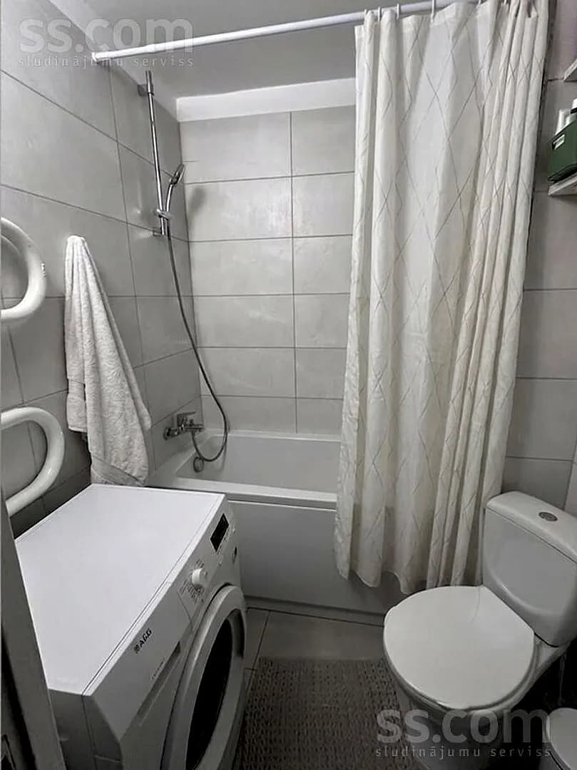 Vienistabas dzīvoklis — Cēsu iela 34 — vēl bildes