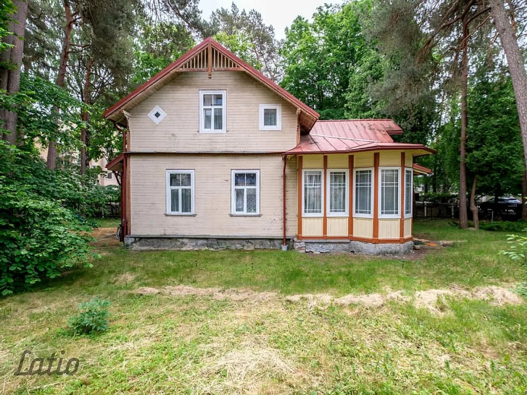 Piedāvājam unikālu iespēju iegādāties vizuāli saistošu 19. gadsimta beigu dzīvojamo māju — bilde 2