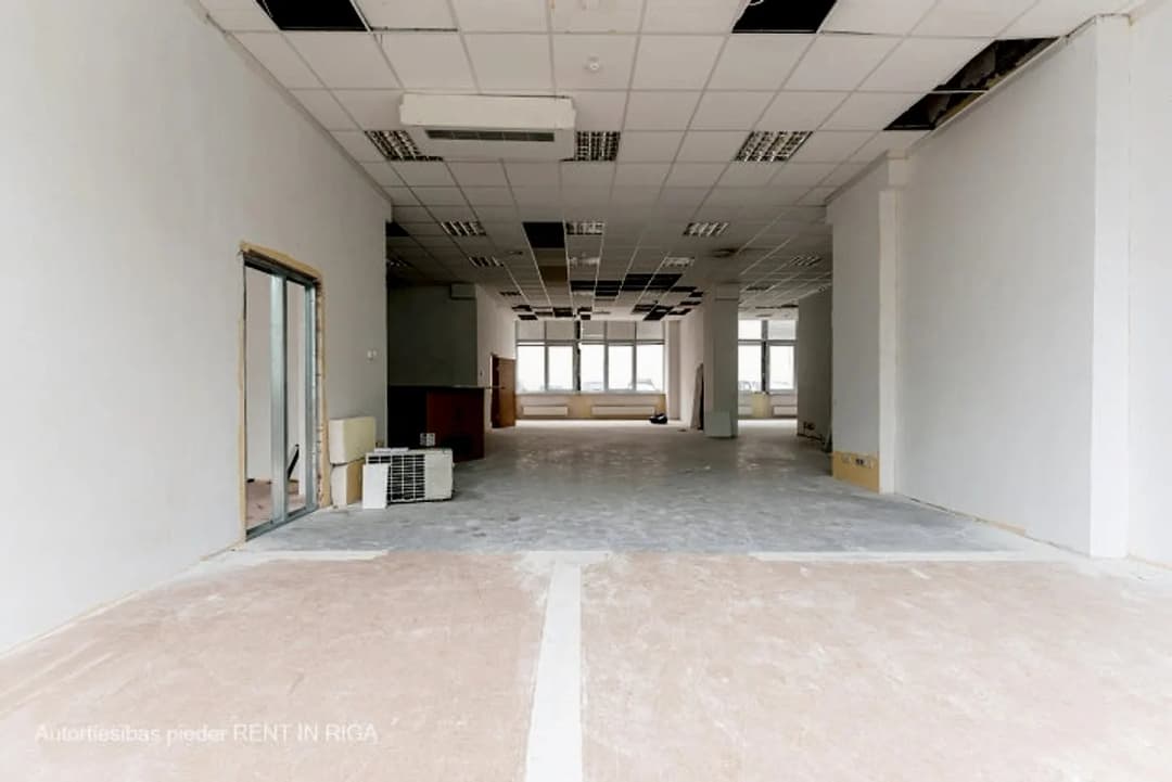 Tirdzniecības/biroja telpas kravu ostas terminālā "Port Magnat". Telpas atrodas fasādes — bilde 4