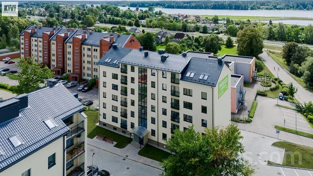 Trīsistabu dzīvoklis — Draudzības iela 6a